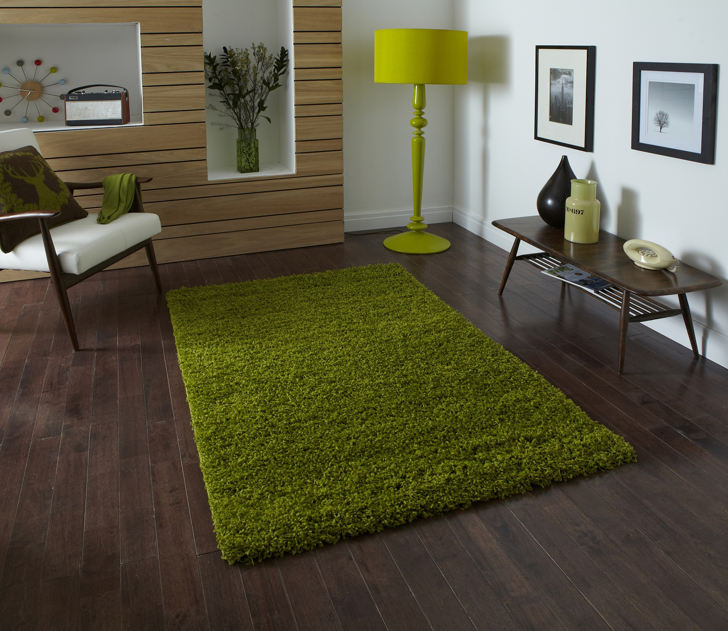 green rug green lamp